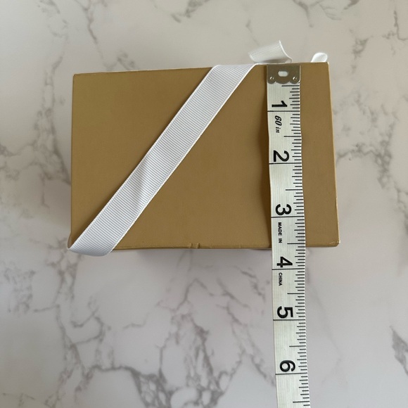 Michael Kors XS Gift Box for Watches & Jewelry - Picture 5 of 6